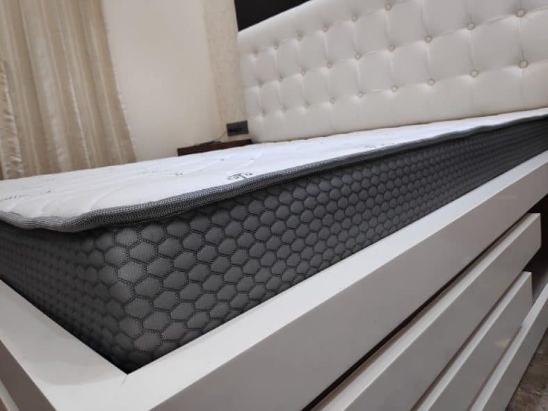 Comprehensive Guide to Mattresses for Hot Sleepers in Varied Climate